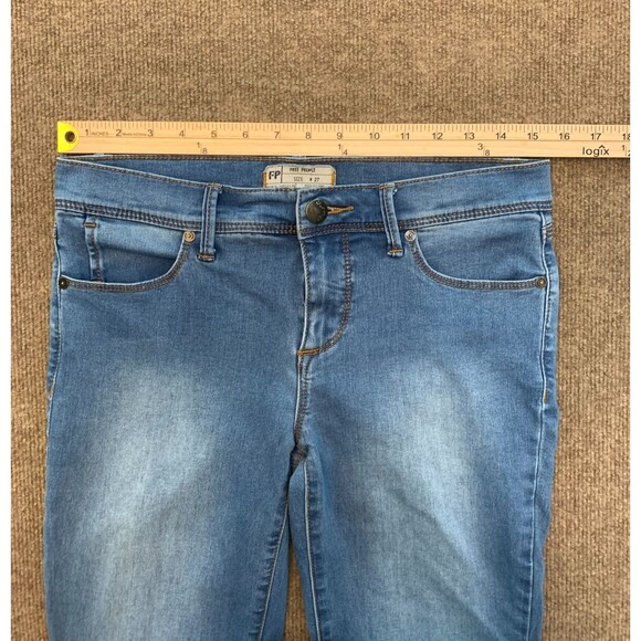 Free People Slim Straight Jeans Womens 27 Low Rise Stretch Medium Wash Denim - Picture 4 of 9